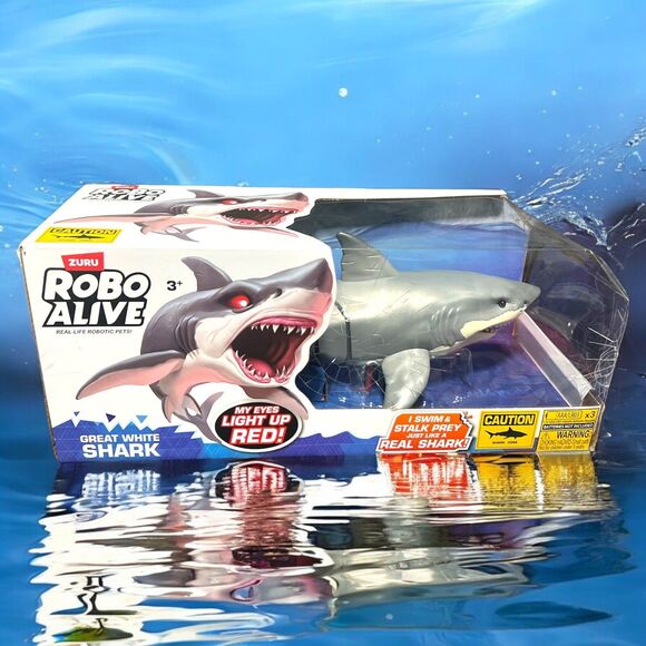 Zuru Robo Alive Great White Shark Eyes Light Up Swims Real Life Robo Pet NEW - Picture 2 of 3
